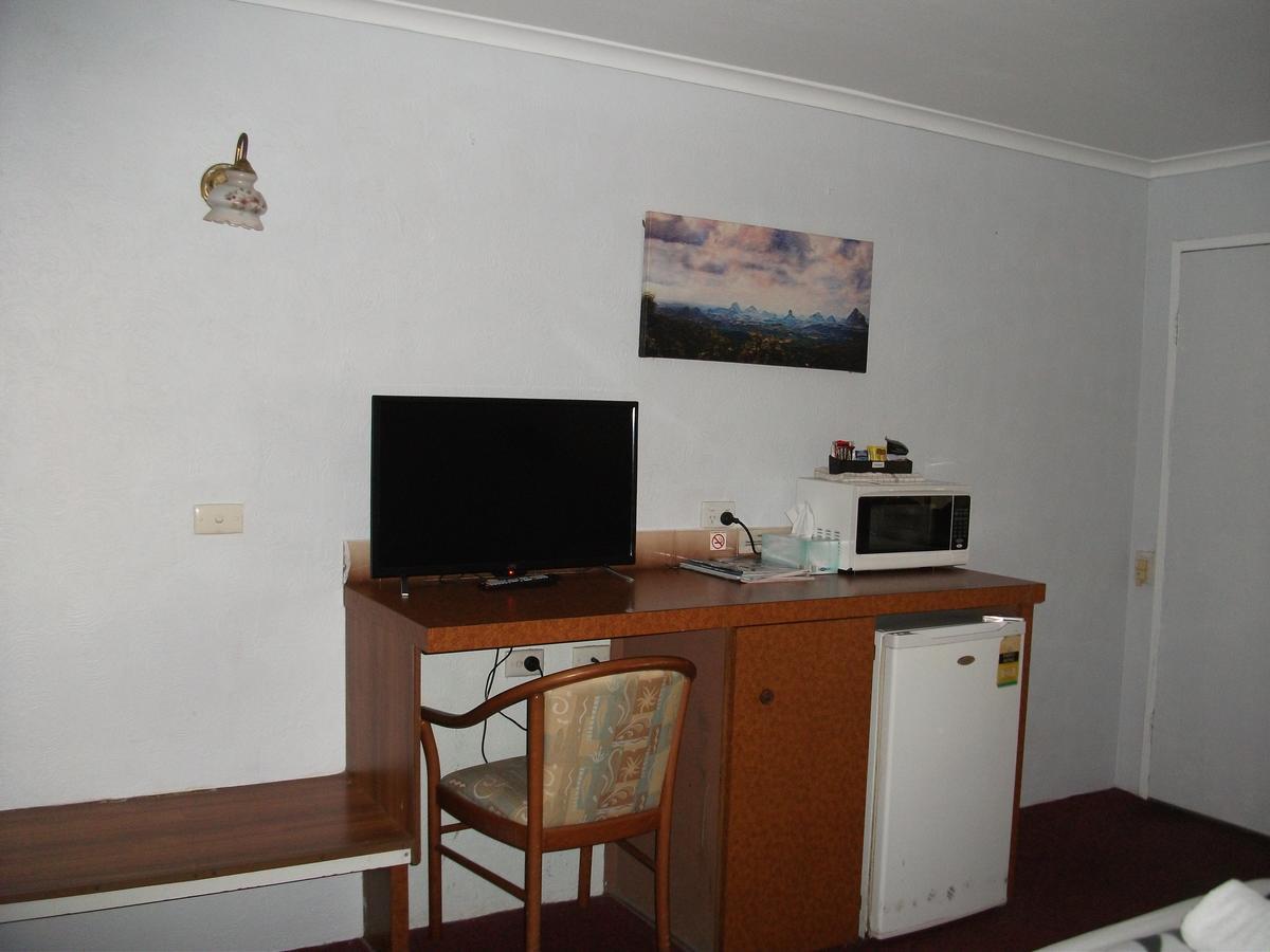 Beerwah Glasshouse Motel Экстерьер фото