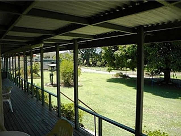 Beerwah Glasshouse Motel Экстерьер фото