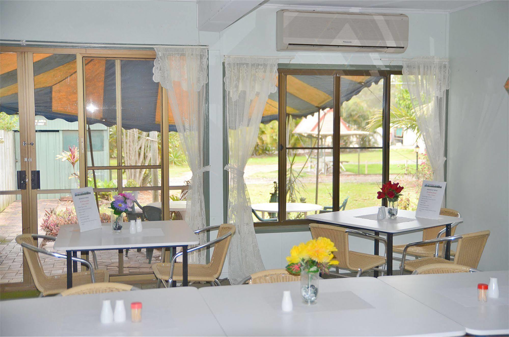 Beerwah Glasshouse Motel Экстерьер фото