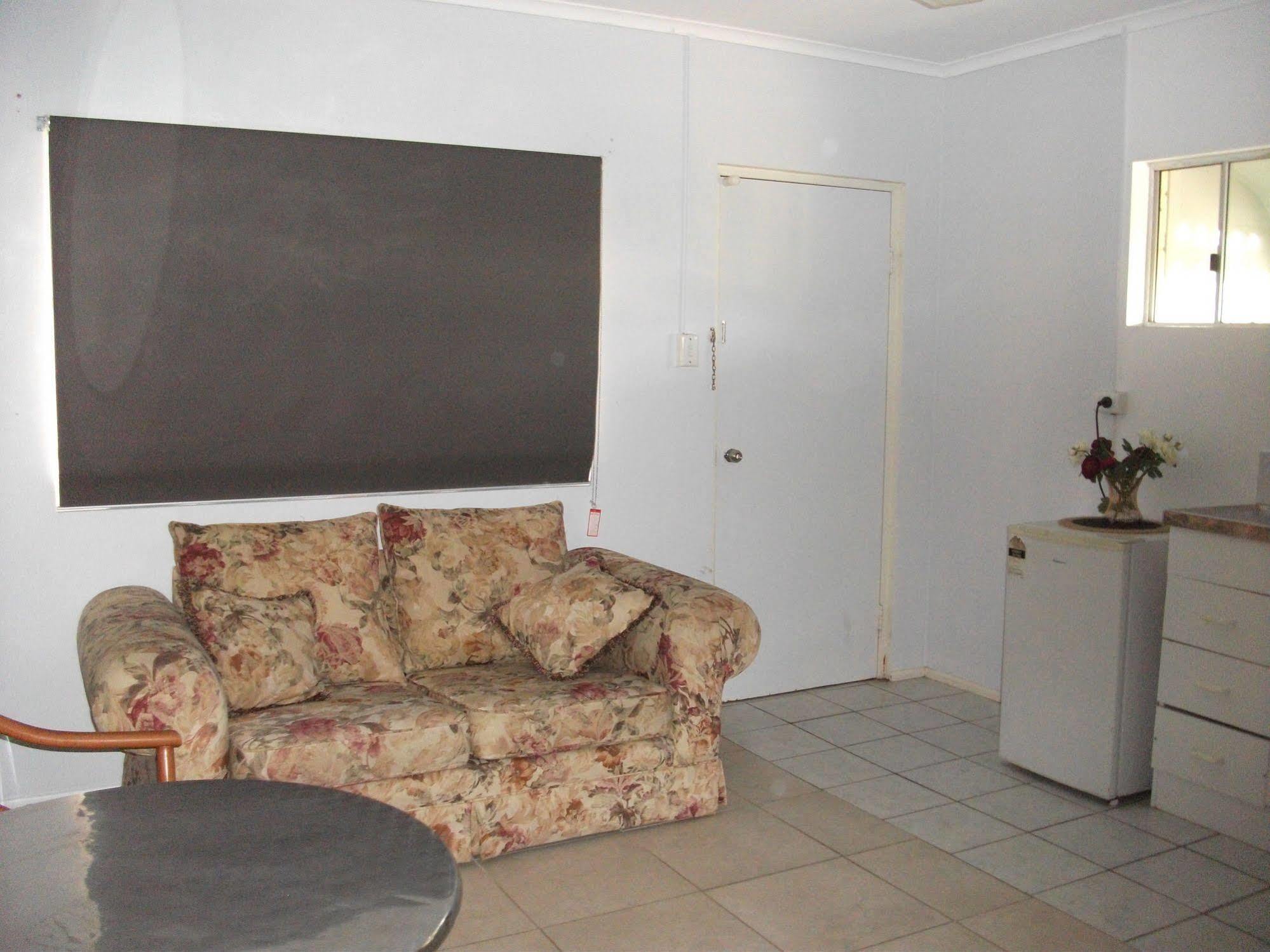 Beerwah Glasshouse Motel Экстерьер фото