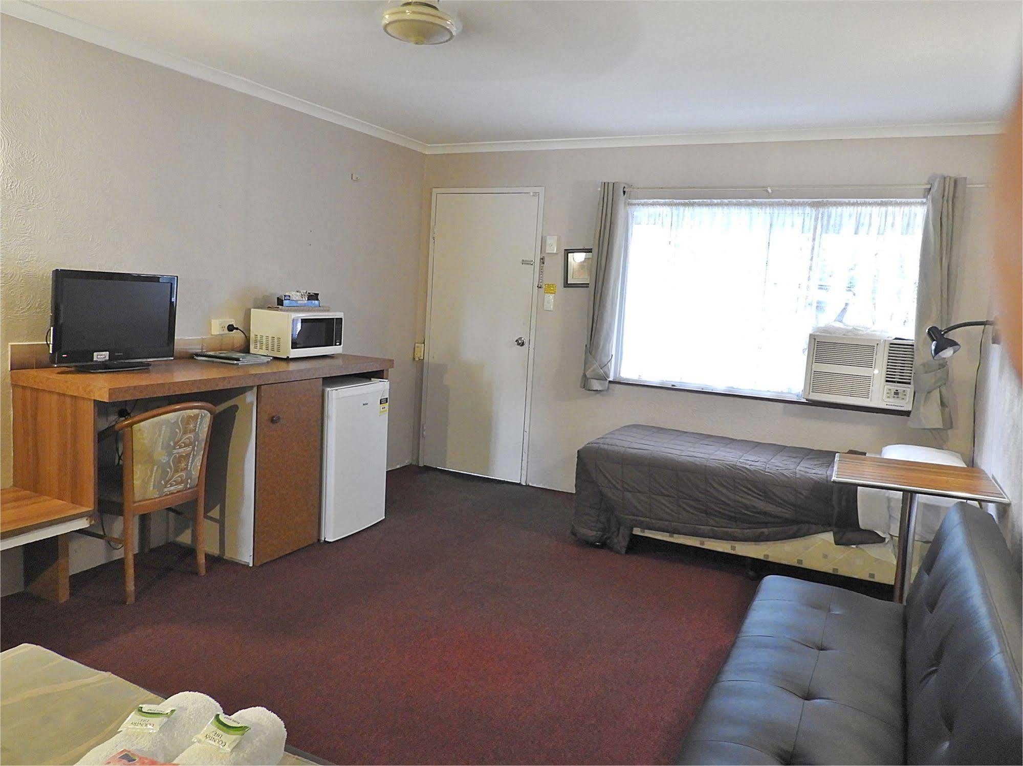 Beerwah Glasshouse Motel Экстерьер фото