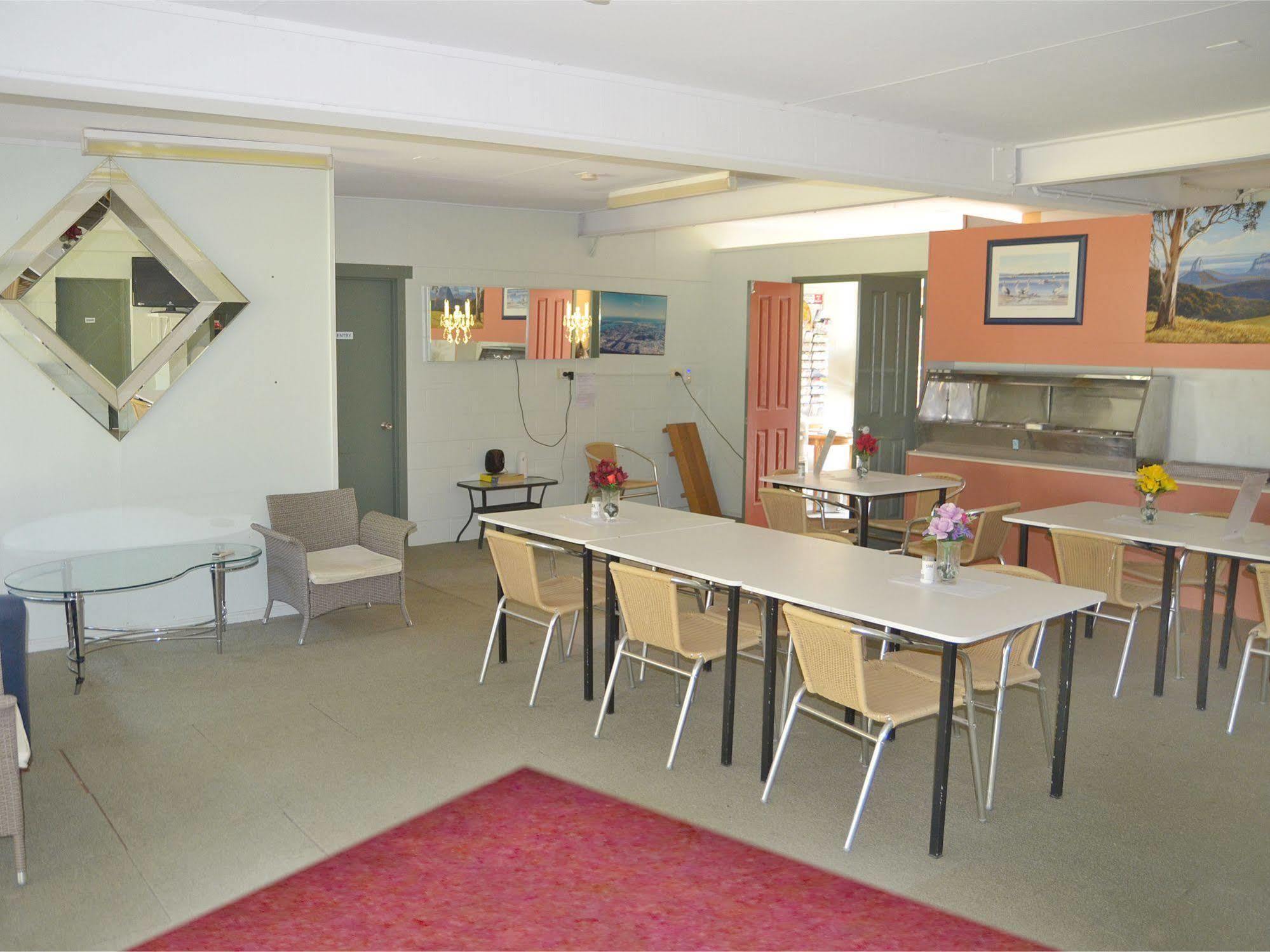 Beerwah Glasshouse Motel Экстерьер фото
