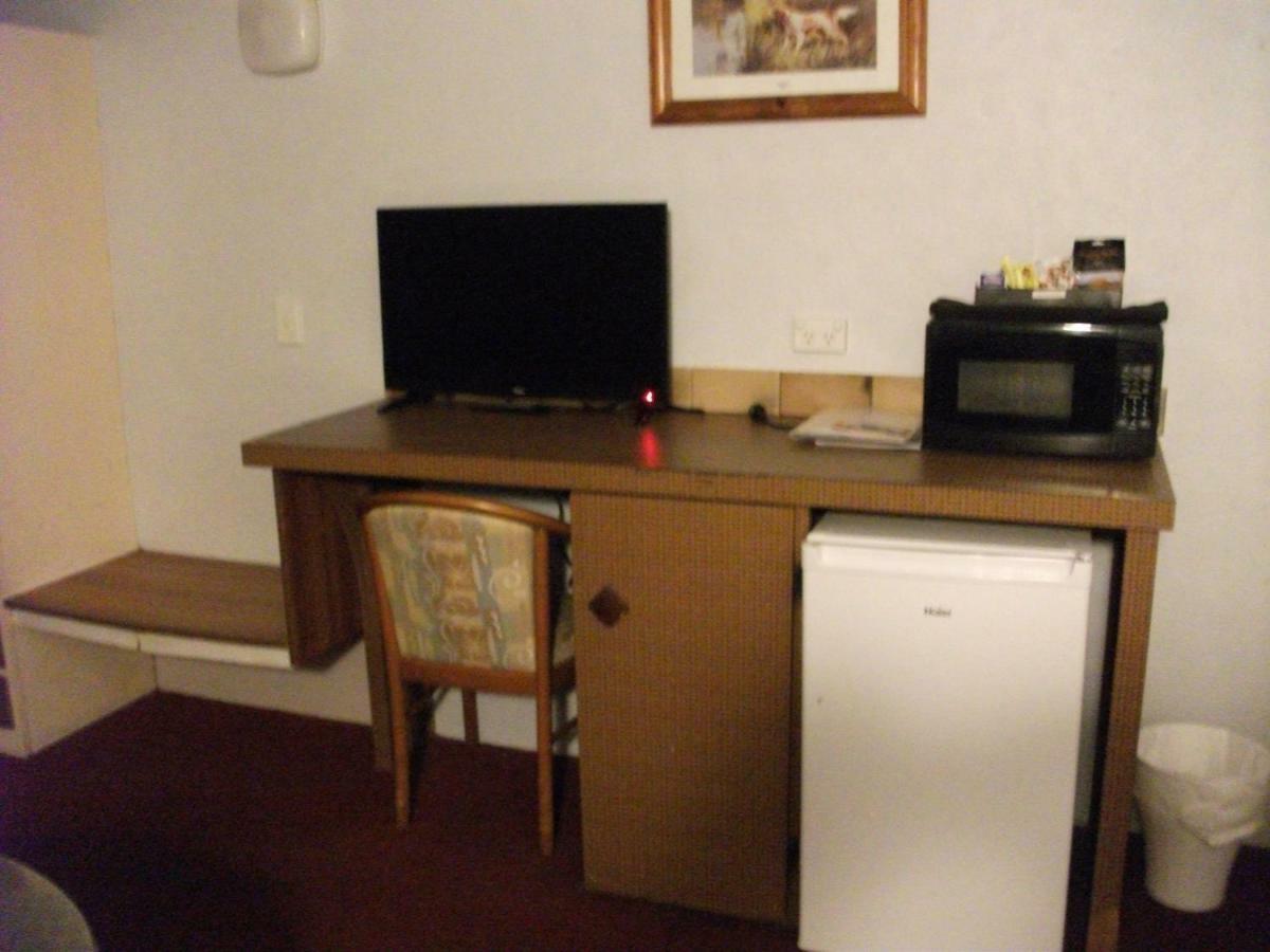 Beerwah Glasshouse Motel Экстерьер фото