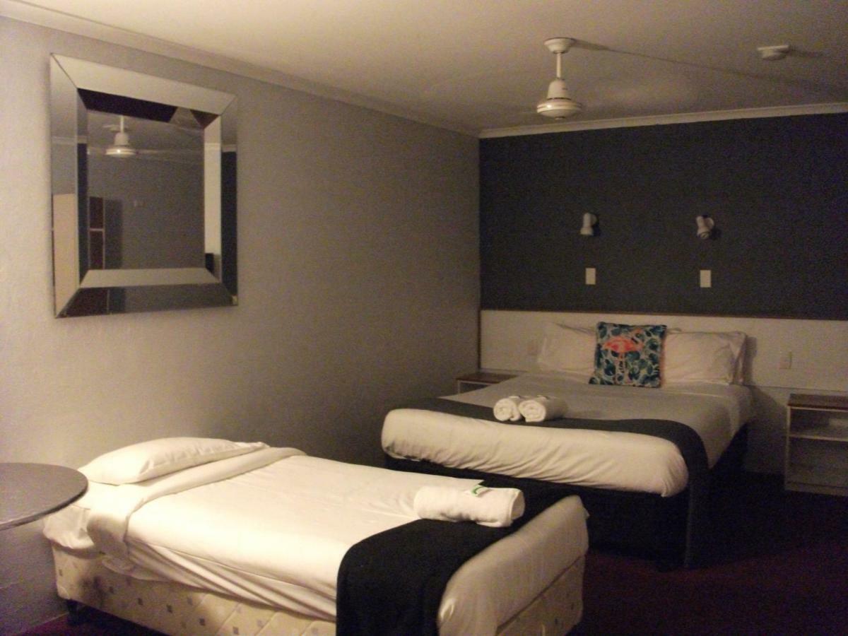 Beerwah Glasshouse Motel Экстерьер фото